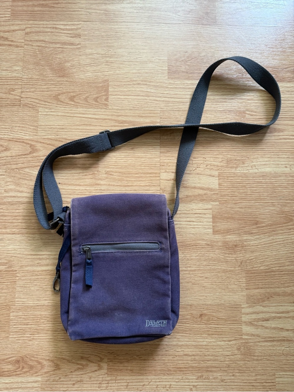 Duluth Trading Co Compact Purple Canvas Messenger Bag